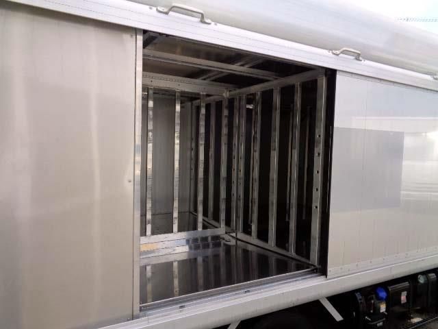 Isuzu ELF TRUCK 2020-11 8905-18