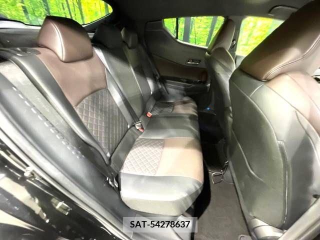 Toyota C-HR 2017-06 322983-10