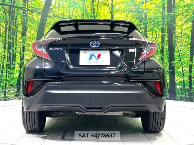 Toyota C-HR 2017-06 322983-17