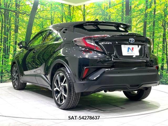 Toyota C-HR 2017-06 322983-16