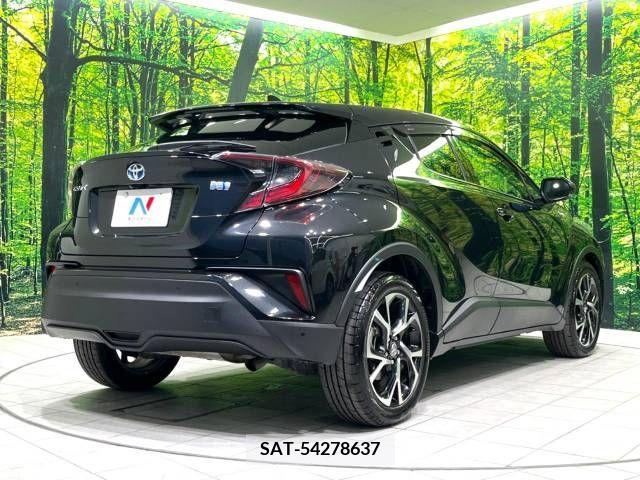 Toyota C-HR 2017-06 322983-15
