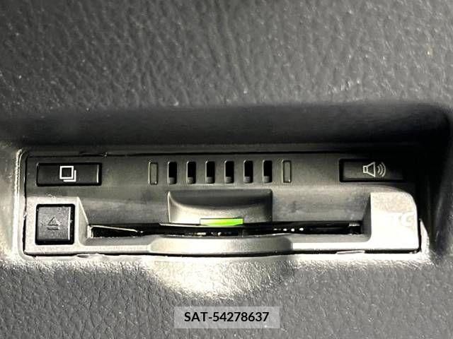 Toyota C-HR 2017-06 322983-8