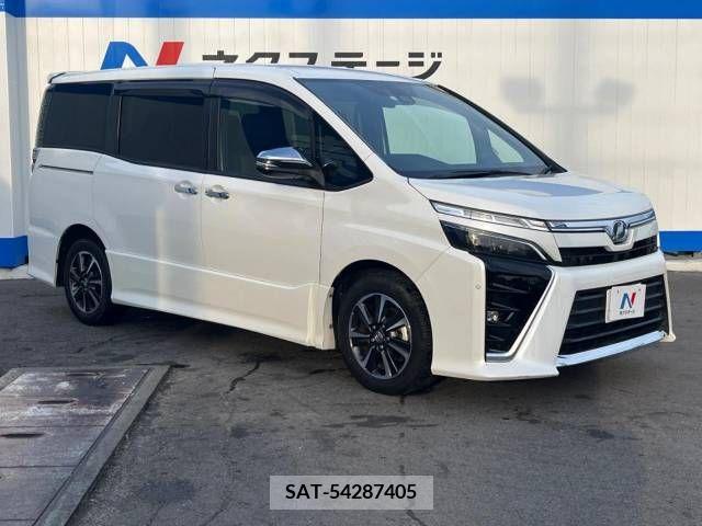 Toyota VOXY 2018-02 251816-16