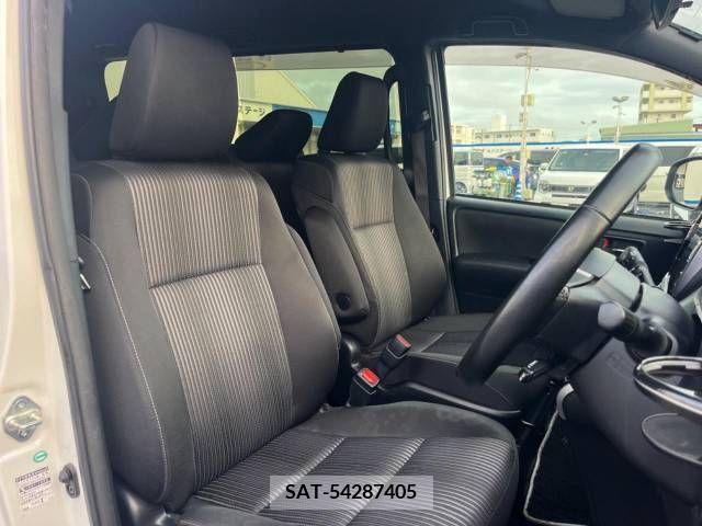 Toyota VOXY 2018-02 251816-8