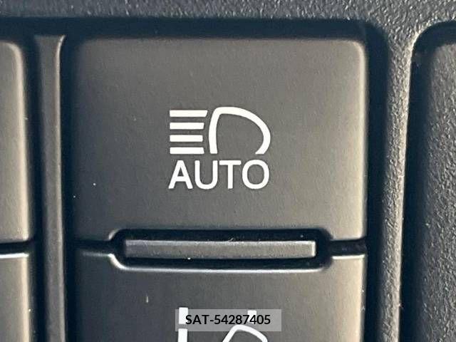 Toyota VOXY 2018-02 251816-7