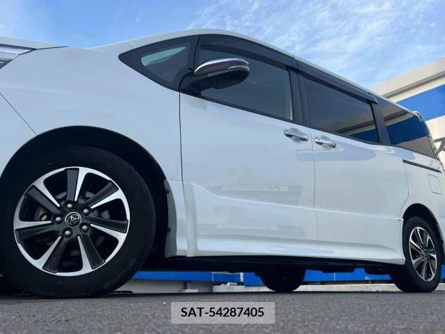 Toyota VOXY 2018-02 251816-13