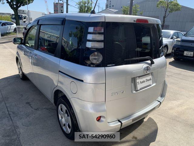 Toyota SIENTA 2010-02 344254-1