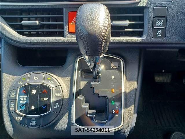 Toyota VOXY 2015-10 231327-11