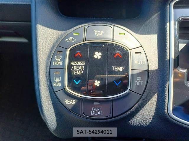Toyota VOXY 2015-10 231327-10