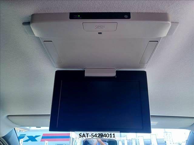 Toyota VOXY 2015-10 231327-9