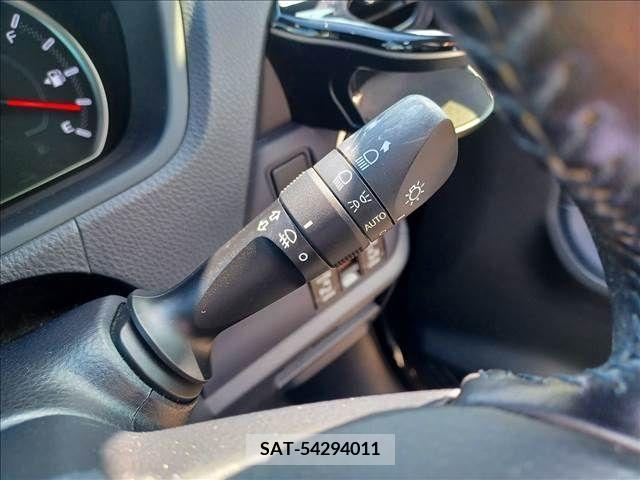 Toyota VOXY 2015-10 231327-18