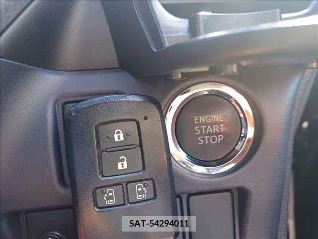 Toyota VOXY 2015-10 231327-15