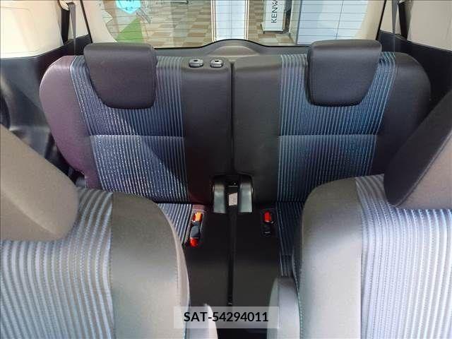 Toyota VOXY 2015-10 231327-5