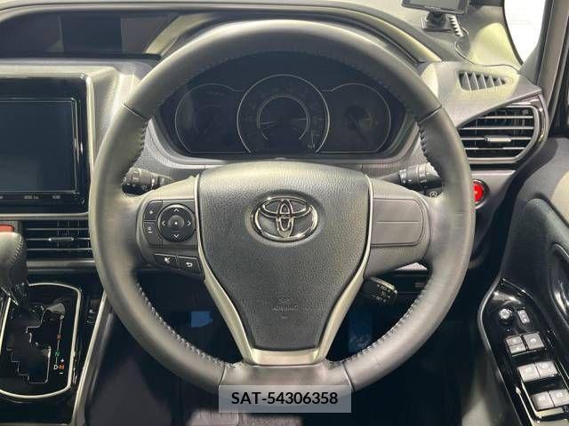 Toyota VOXY 2019-05 332486-12