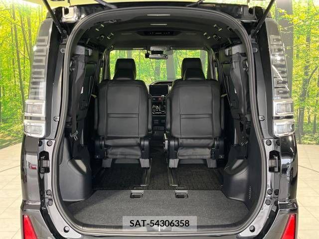 Toyota VOXY 2019-05 332486-11