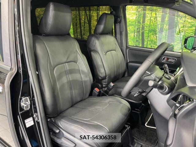 Toyota VOXY 2019-05 332486-8