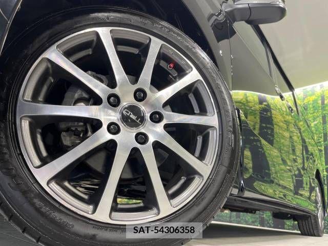 Toyota VOXY 2019-05 332486-14