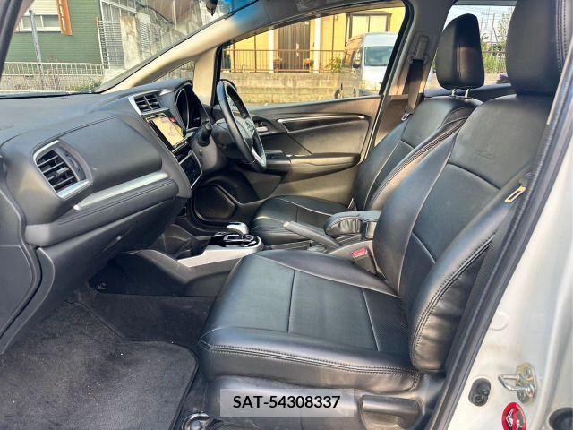 Honda FIT HYBRID 2015-03 240537-10
