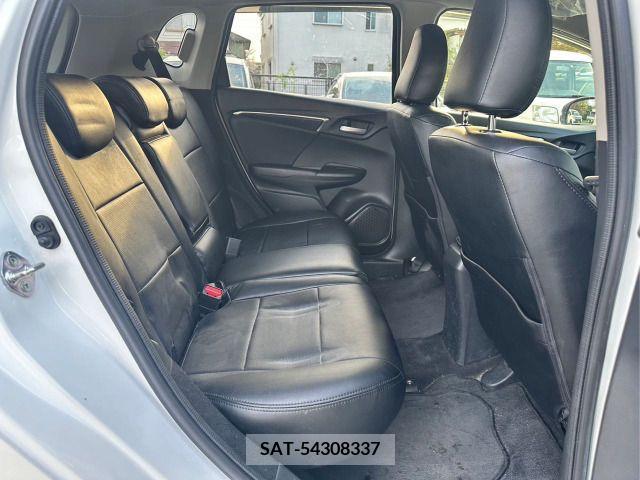 Honda FIT HYBRID 2015-03 240537-11