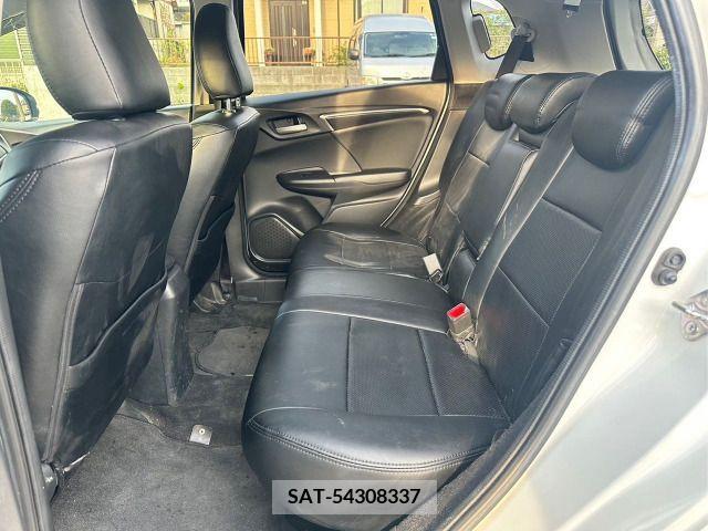 Honda FIT HYBRID 2015-03 240537-12