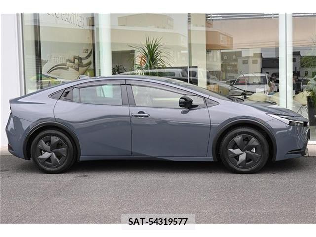 Toyota PRIUS 2024-01 282207-5