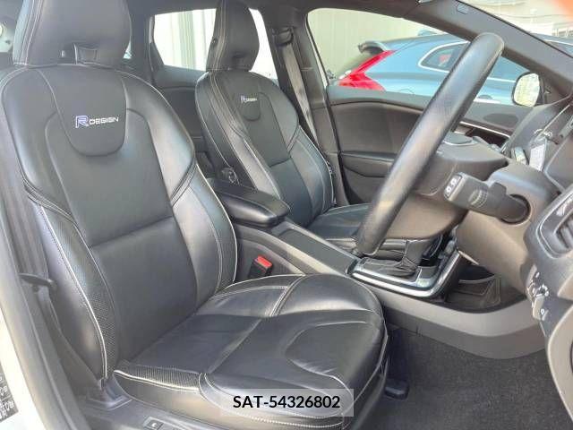 Volvo V40 2013-05 320568-11