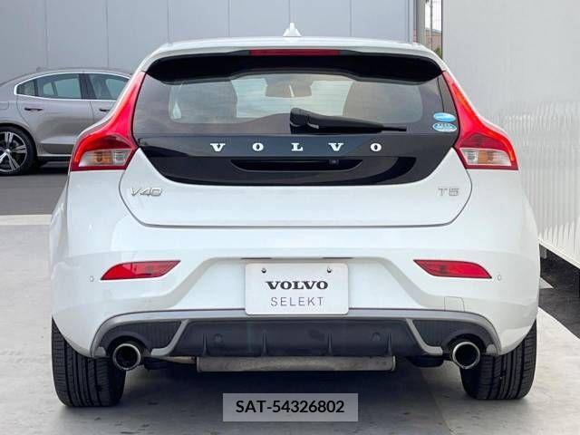 Volvo V40 2013-05 320568-18