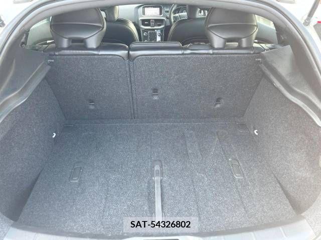 Volvo V40 2013-05 320568-13