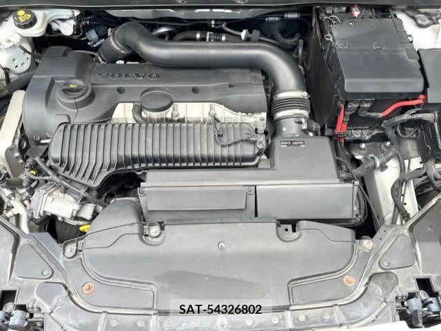 Volvo V40 2013-05 320568-19