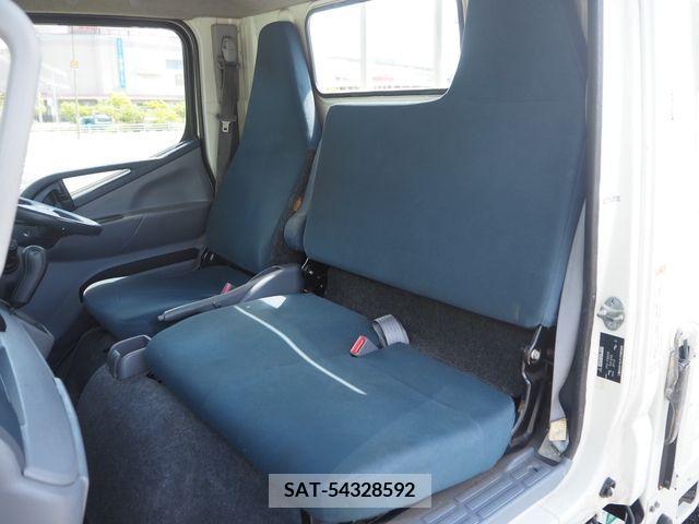 Mitsubishi CANTER 2016-02 294562-17