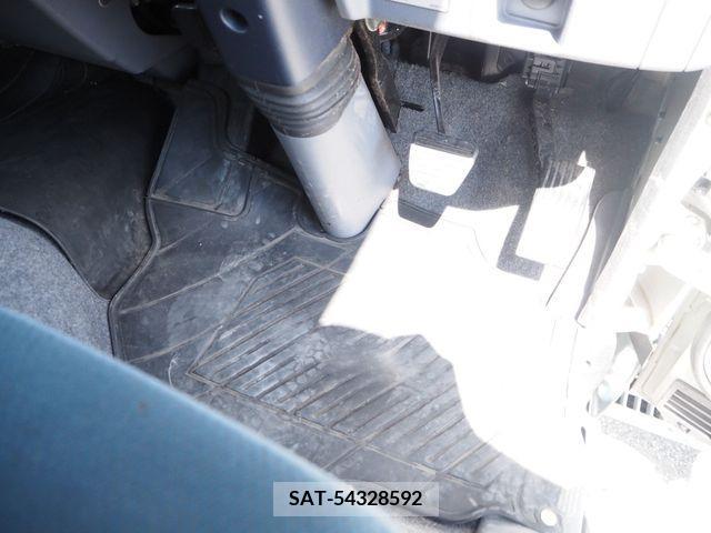 Mitsubishi CANTER 2016-02 294562-18