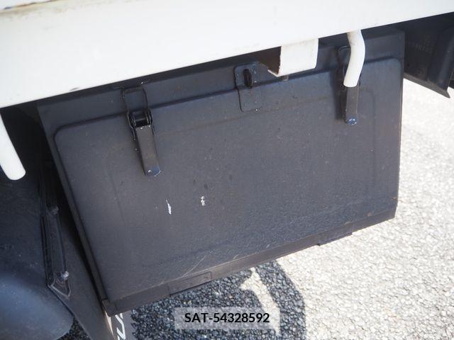 Mitsubishi CANTER 2016-02 294562-23
