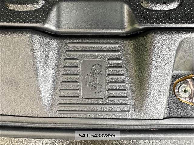 Suzuki SPACIA 2022-09 368573-17