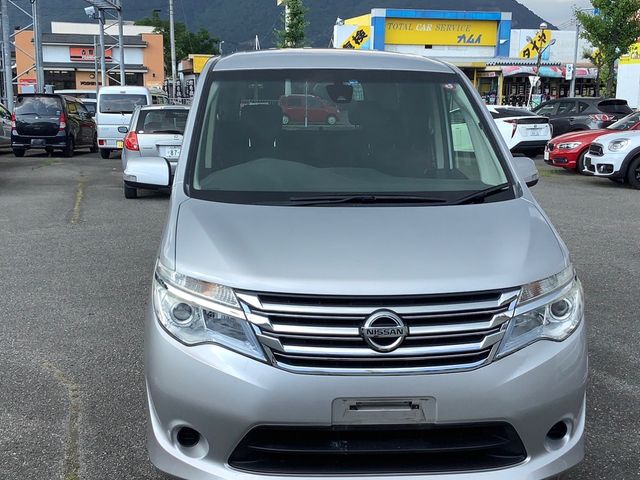 Nissan SERENA 2015-02 8211-1