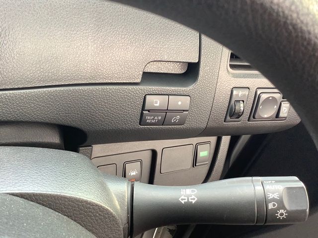 Nissan SERENA 2015-02 8211-11