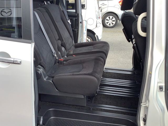 Nissan SERENA 2015-02 8211-15