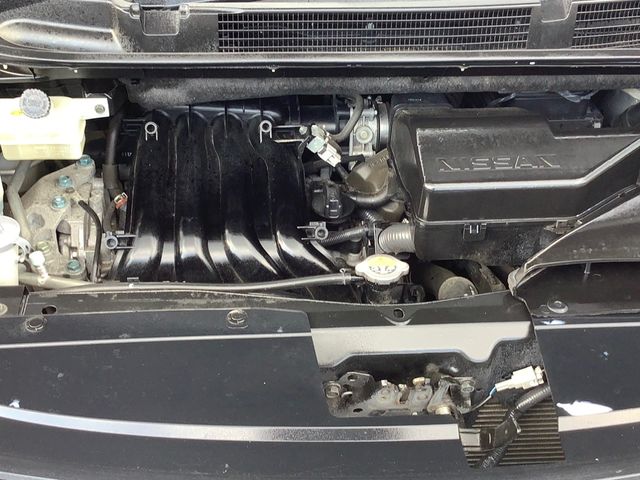 Nissan SERENA 2015-02 8211-18
