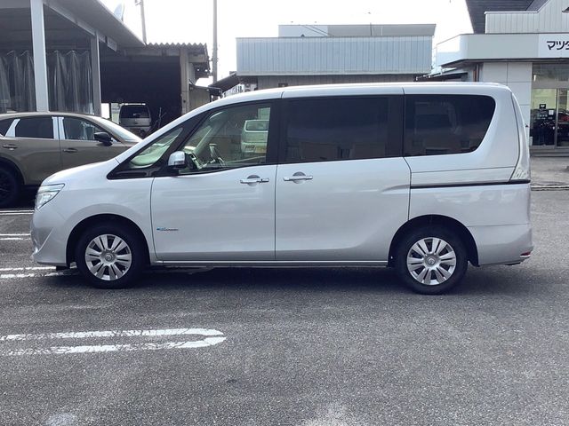 Nissan SERENA 2015-02 8211-3