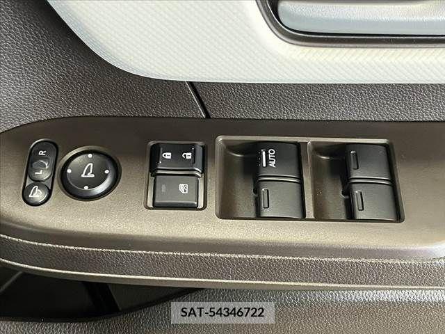 Honda N BOX 2023-05 255966-25
