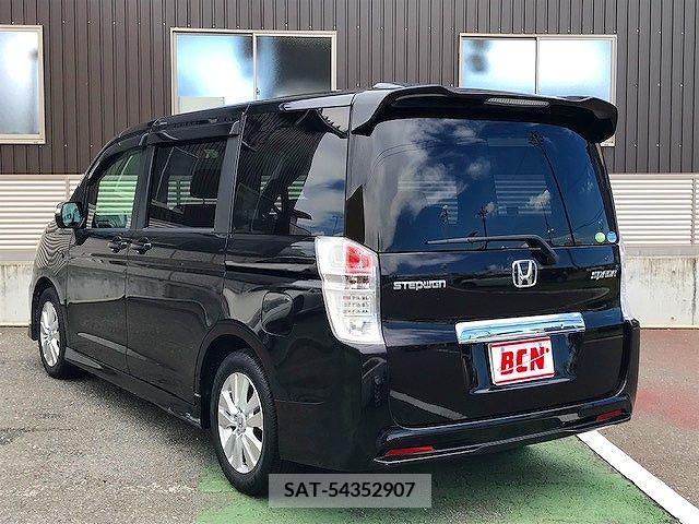 Honda STEP WGN 2009-11 324607-8