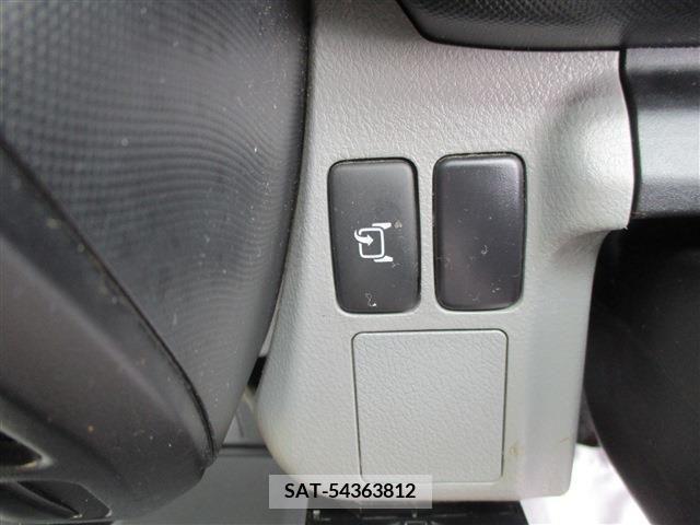 Hino DUTRO 2015-03 320415-28