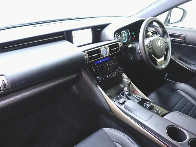 Lexus IS 2014-04 10679-1