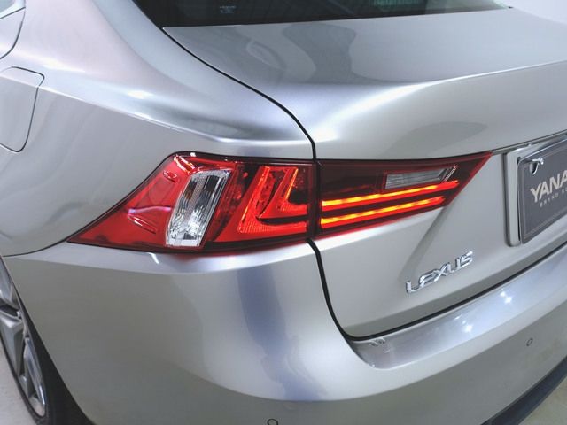 Lexus IS 2014-04 10679-5