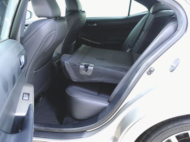 Lexus IS 2014-04 10679-10