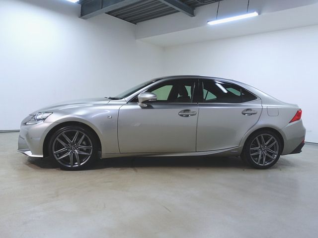 Lexus IS 2014-04 10679-14