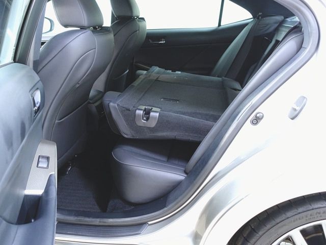 Lexus IS 2014-04 10679-11