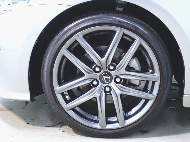 Lexus IS 2014-04 10679-15