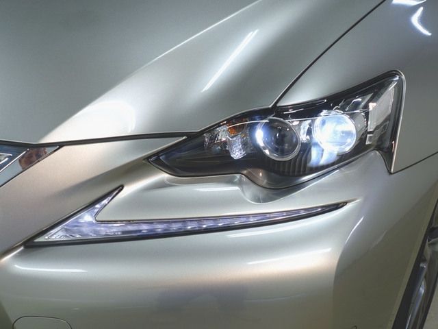Lexus IS 2014-04 10679-16