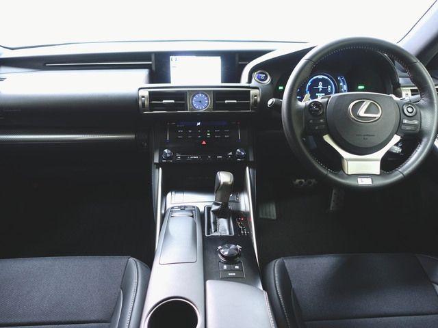 Lexus IS 2014-04 10679-17
