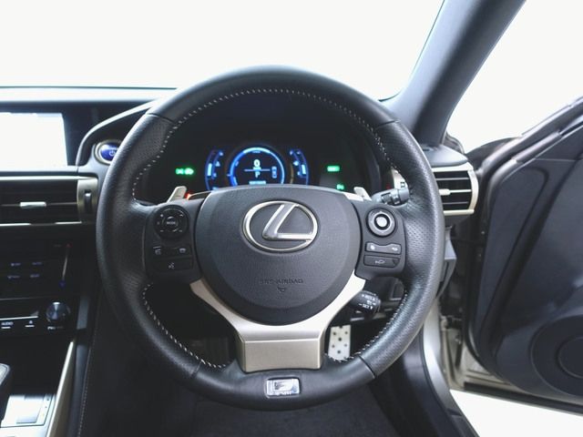 Lexus IS 2014-04 10679-21